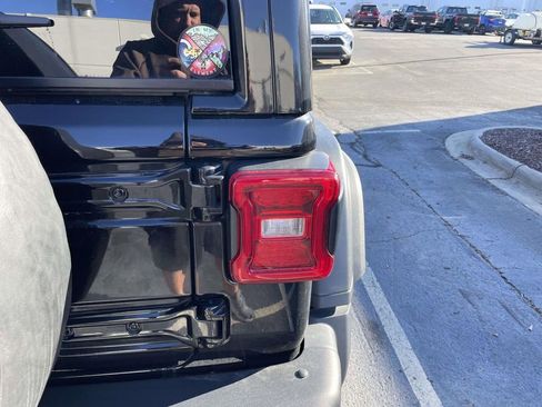 Used 2023 Jeep Wrangler Unlimited Rubicon 4xe w/ Steel Bumper Group image 18