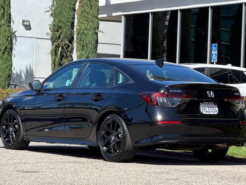 Used 2025 Honda Civic Sport image 6