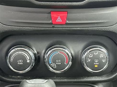 Used 2017 Jeep Renegade Sport w/ Power & Air Group image 11