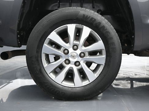 Used 2015 Toyota Tundra Limited image 18