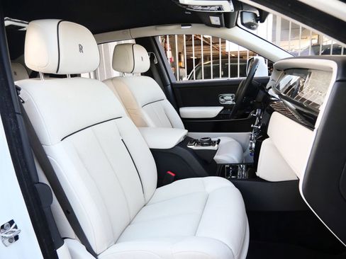 Certified 2018 Rolls-Royce Phantom Sedan image 31