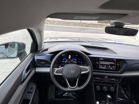 Certified 2023 Volkswagen Taos SE w/ Panoramic Sunroof Package image 16