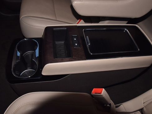 Used 2022 Lincoln Aviator Reserve w/ Equipment Group 201A image 20