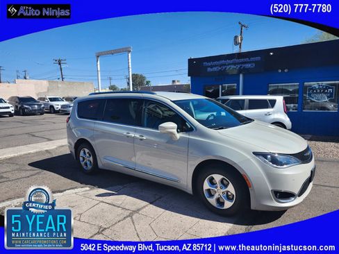 Used 2017 Chrysler Pacifica Touring-L Plus w/ Advanced Safetytec Group image 6