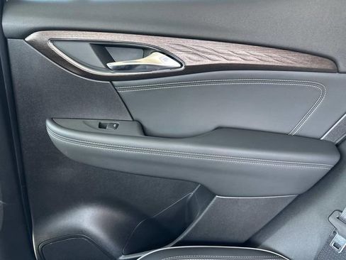 Used 2023 Buick Envision Avenir image 14