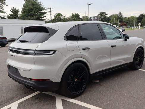Used 2024 Porsche Cayenne S AWD/4WD image 6