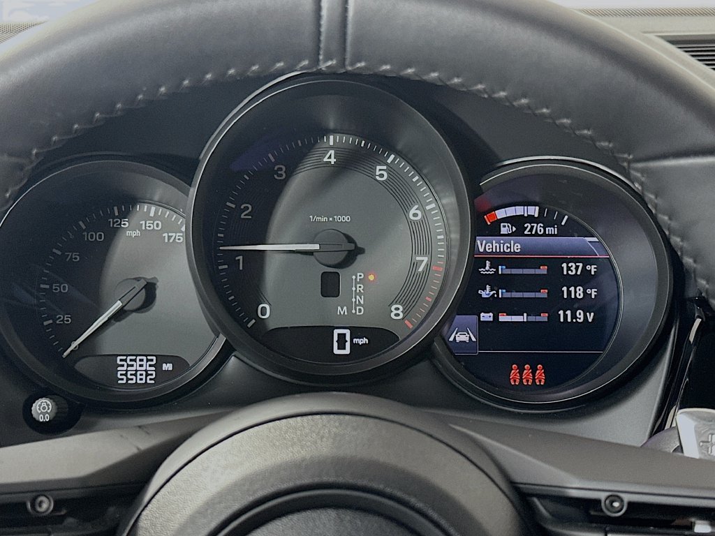 Certified 2025 Porsche Macan AWD/4WD image 13