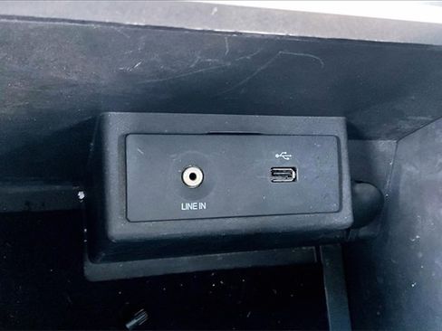 Used 2014 Ford F150 FX4 image 17