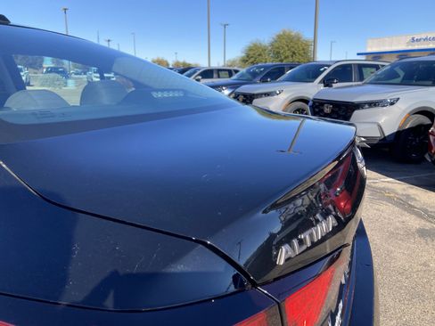 Used 2023 Nissan Altima 2.5 SV image 8