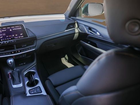 Certified 2025 Cadillac CT4 Sport image 27