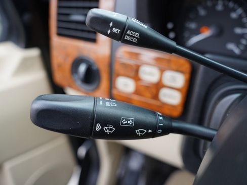 Used 2013 Mercedes-Benz Sprinter 2500 image 14