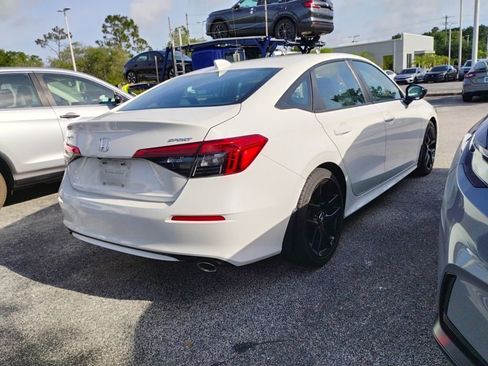 Used 2024 Honda Civic Sport image 3