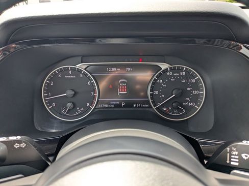 Used 2025 Nissan Pathfinder SV FWD image 28