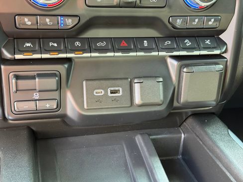 Used 2021 GMC Sierra 1500 Denali w/ Denali Carbonpro Edition AWD/4WD image 23