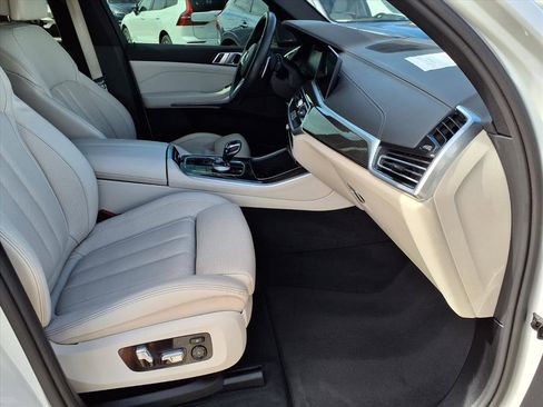 Used 2021 BMW X5 M50i w/ Executive Package image 11