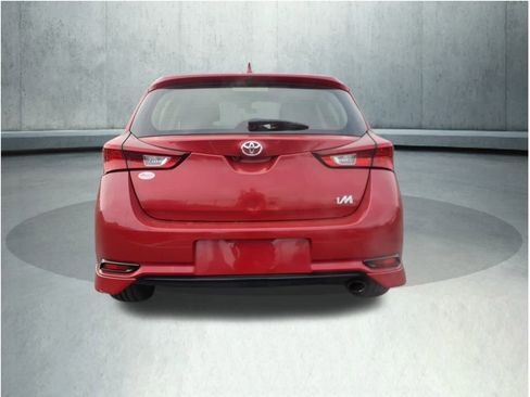 Used 2018 Toyota Corolla iM image 12