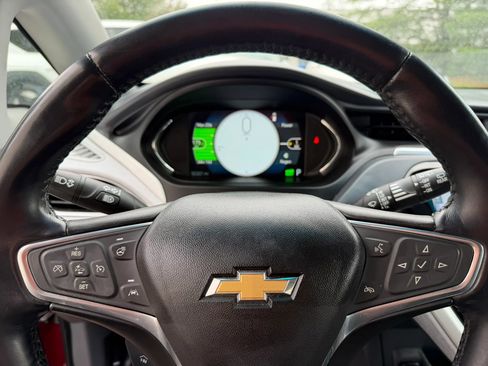 Used 2019 Chevrolet Bolt Premier w/ Infotainment Package image 24