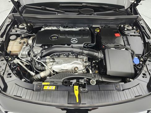 Used 2023 Mercedes-Benz GLB 250 image 17