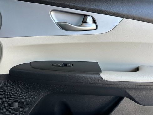 Certified 2023 Kia Forte LXS w/ LXS Technology Package FWD image 21