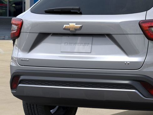 New 2026 Chevrolet Trax LT w/ Driver Confidence Package image 14