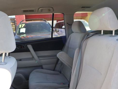Used 2010 Toyota Highlander 2WD image 16