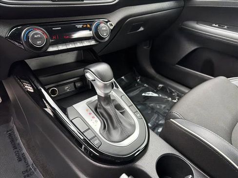 Used 2023 Kia Forte GT-Line image 21