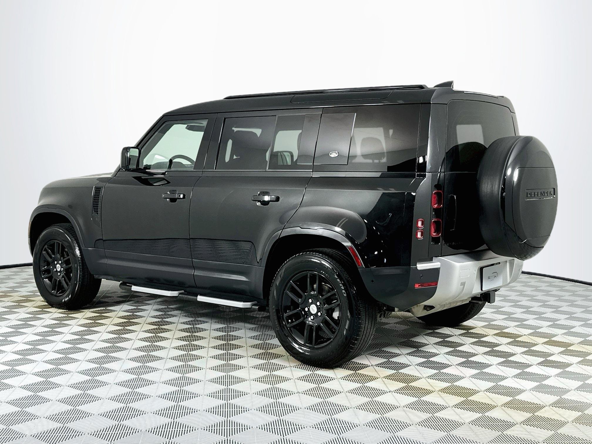 Certified 2023 Land Rover Defender 110 S AWD/4WD image 7