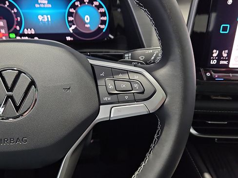 New 2026 Volkswagen Atlas Cross Sport SE image 21