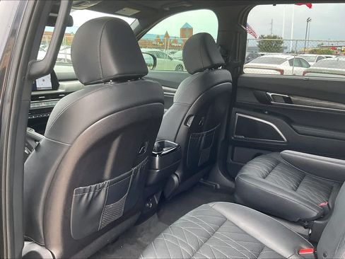 Certified 2025 Kia Telluride AWD image 11
