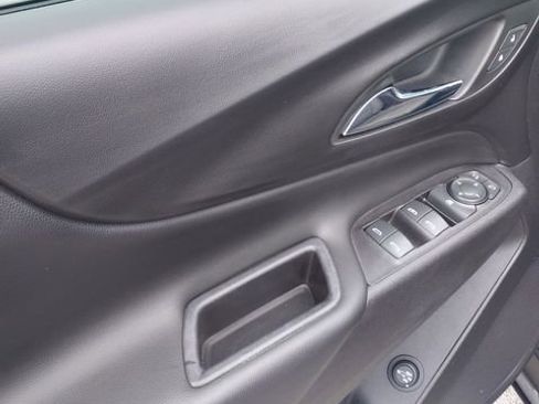 Used 2019 Chevrolet Equinox LT image 18