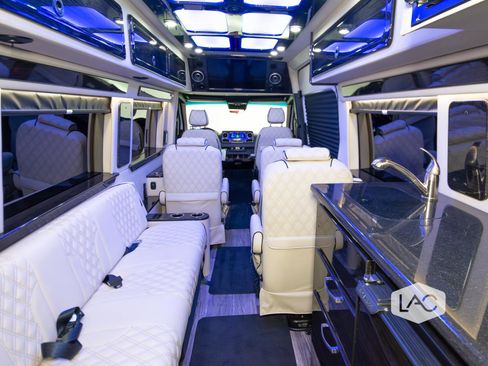 Used 2023 Mercedes-Benz Sprinter 3500 image 19