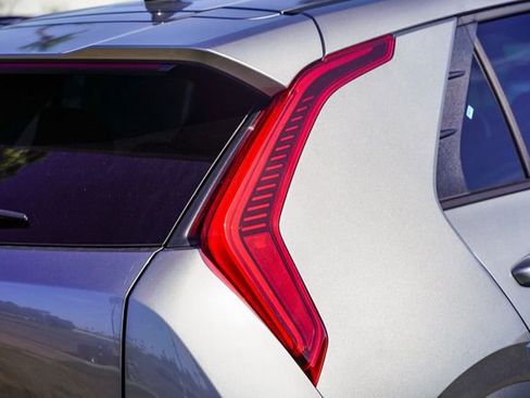New 2026 Kia Niro LX FWD image 8