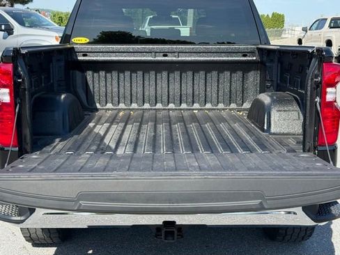 Used 2025 Chevrolet Silverado 1500 LT AWD/4WD image 21