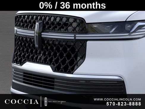 New 2025 Lincoln Navigator Reserve w/ Jet Appearance Package AWD/4WD image 17