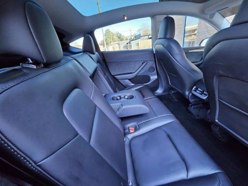 Used 2024 Tesla Model Y Long Range AWD/4WD image 63