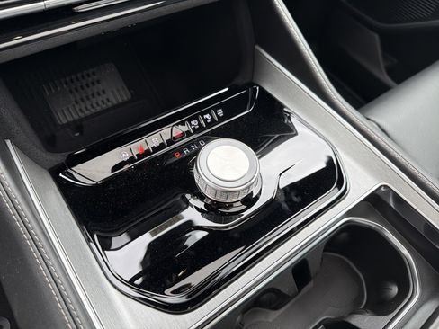 New 2026 Jeep Grand Wagoneer L 2WD w/ Premium Group I image 37