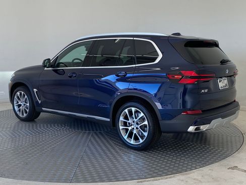 New 2026 BMW X5 xDrive40i w/ Climate Comfort Package image 3