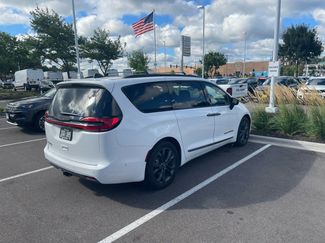 Used 2024 Chrysler Pacifica Touring-L w/ Road Tripper Package video 2