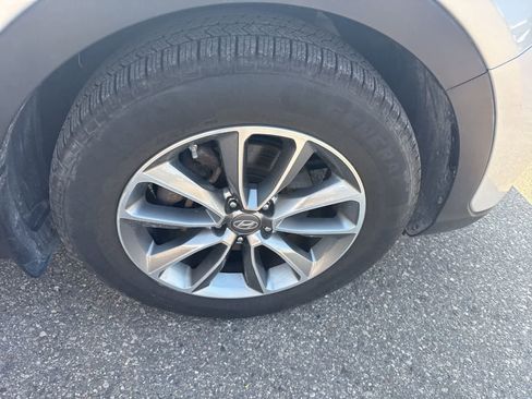 Used 2017 Hyundai Santa Fe Limited w/ Cargo Package AWD/4WD image 12