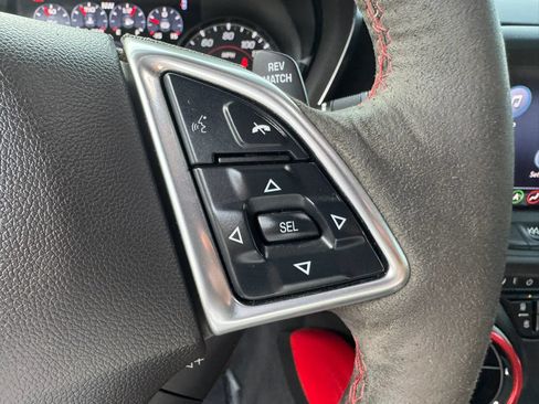 Used 2021 Chevrolet Camaro ZL1 RWD image 18