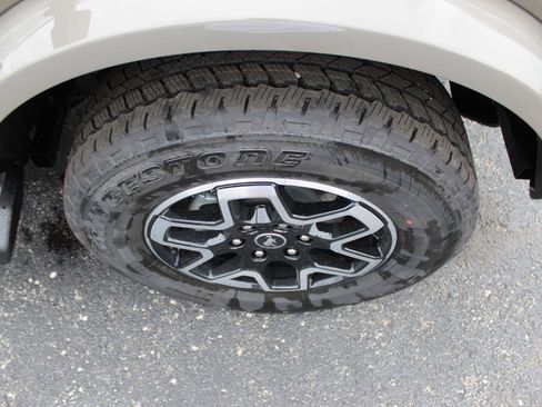 New 2026 Ford Bronco Outer Banks AWD/4WD image 11