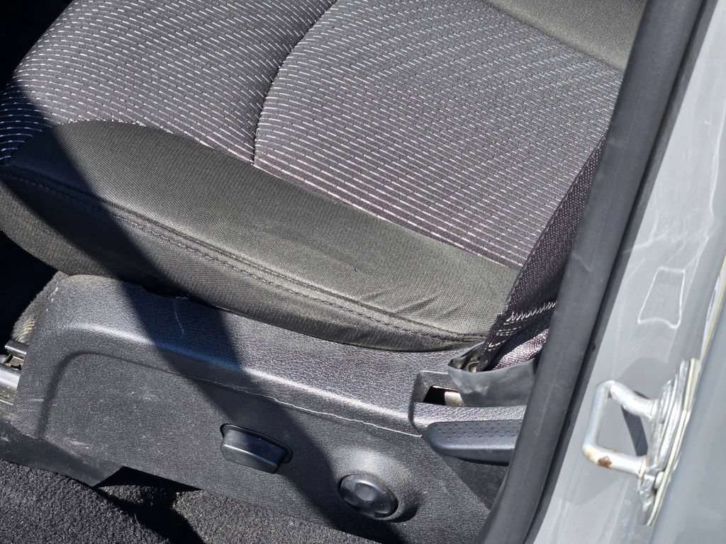 Used 2020 Dodge Journey SE w/ SE Popular Equipment Group FWD image 31