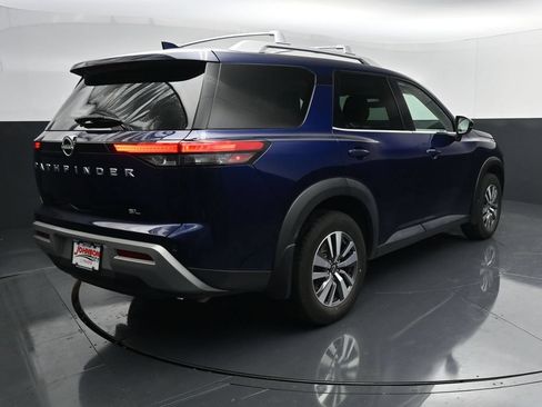 Used 2023 Nissan Pathfinder SL FWD image 7
