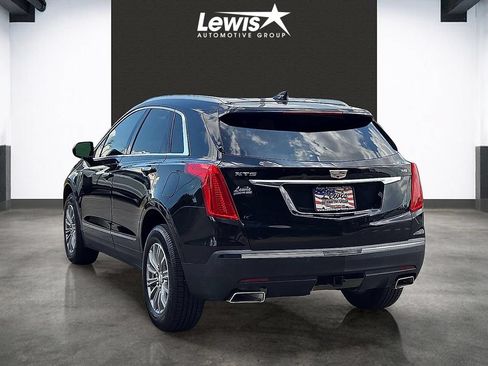 Used 2017 Cadillac XT5 Luxury w/ Driver Awareness Package FWD image 3