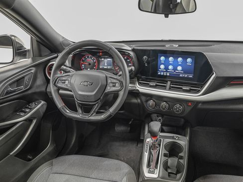 Used 2024 Chevrolet Trax RS image 30