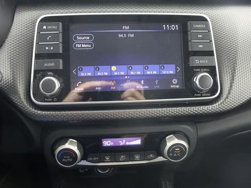 Used 2019 Nissan Kicks SV FWD image 14