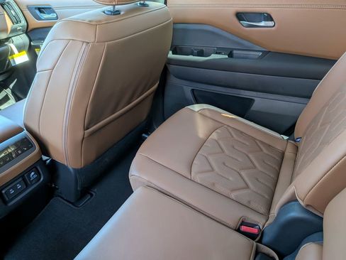 New 2026 Nissan Pathfinder Platinum w/ Cargo Package image 25