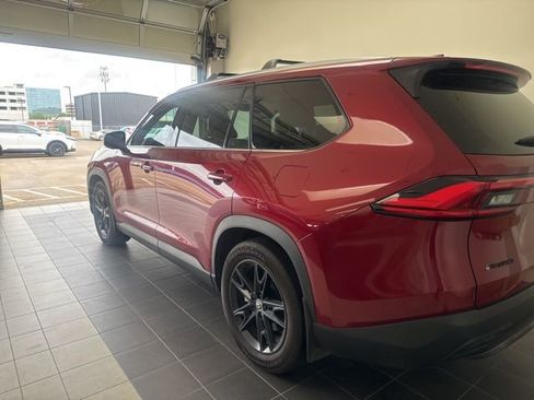 Used 2024 Toyota Grand Highlander Limited image 17