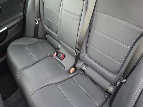 Used 2025 Mercedes-Benz C 300 Sedan image 18