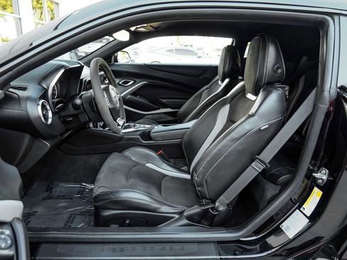 Used 2021 Chevrolet Camaro LT w/ RS Package RWD image 4